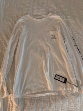 Men’s Vineyard Vines White Long-Sleeve Pocket Tee